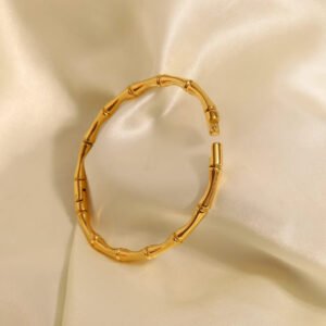 Twisted casual bracelet
